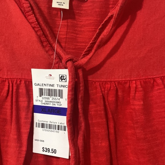 Red tunic blouse never been worn - Picture 2 of 4